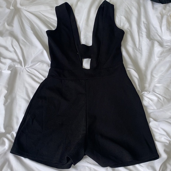 Your black little jump suit - Picture 3 of 3
